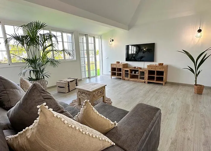 Villa Shanti * アデヘ